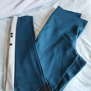 Adidas Women's Leggings size Small